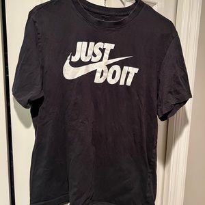 Nike men’s size large t-shirt